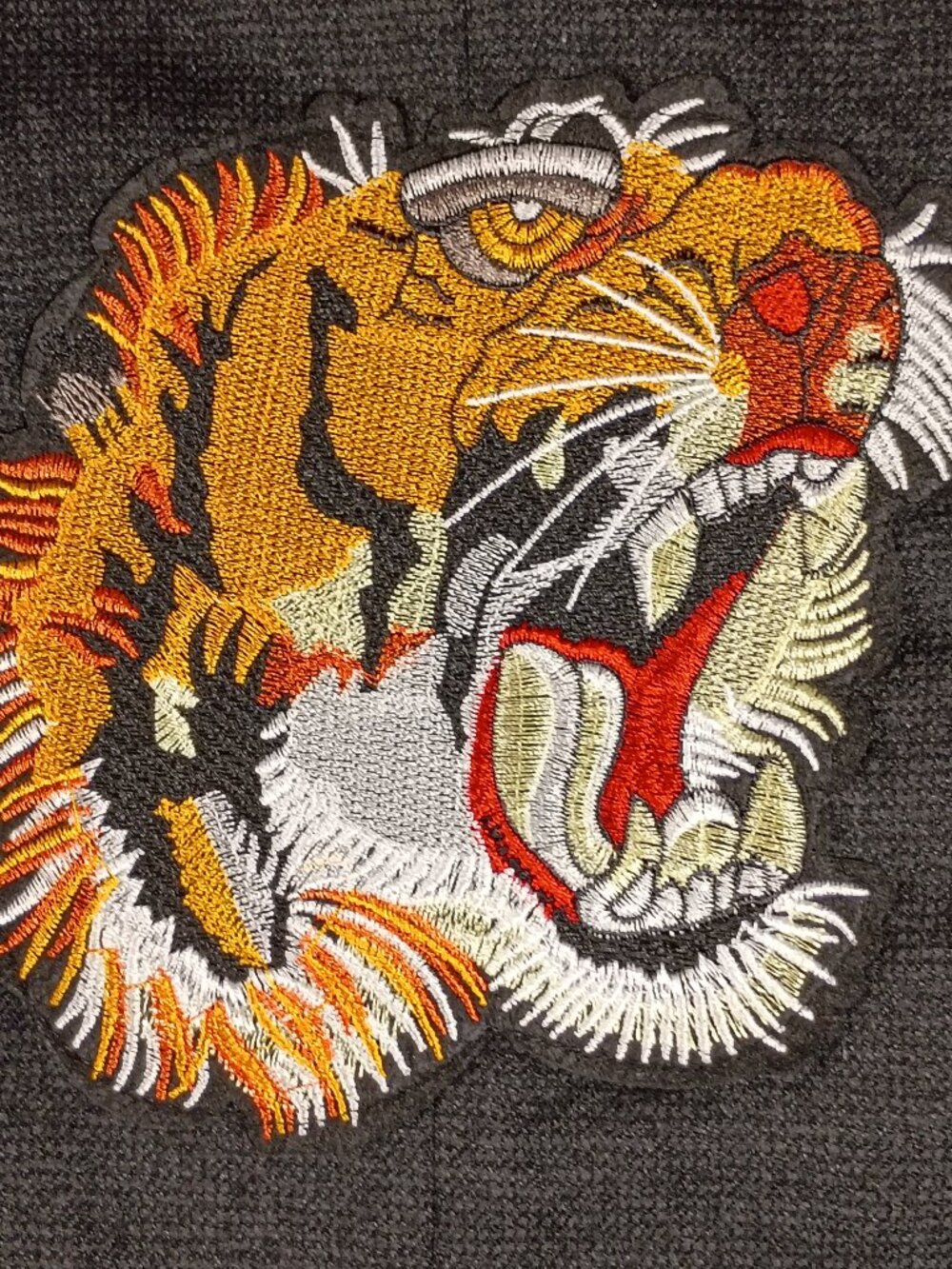 Lola + The Boys Boys' 2-Piece Gray Tiger Embroidered Suit Set Size 6